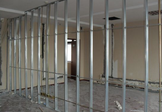 轻钢龙骨石膏板,隔墙施工准备什么?